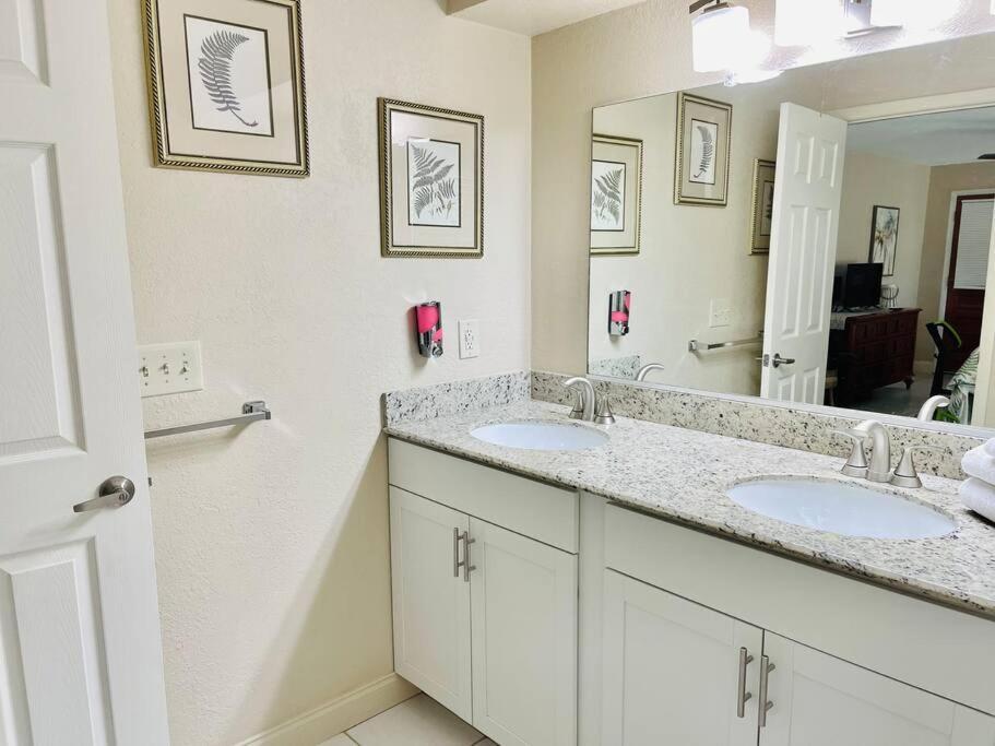 Heated Saltwater Pool Home Minutes To Beach Englewood Esterno foto